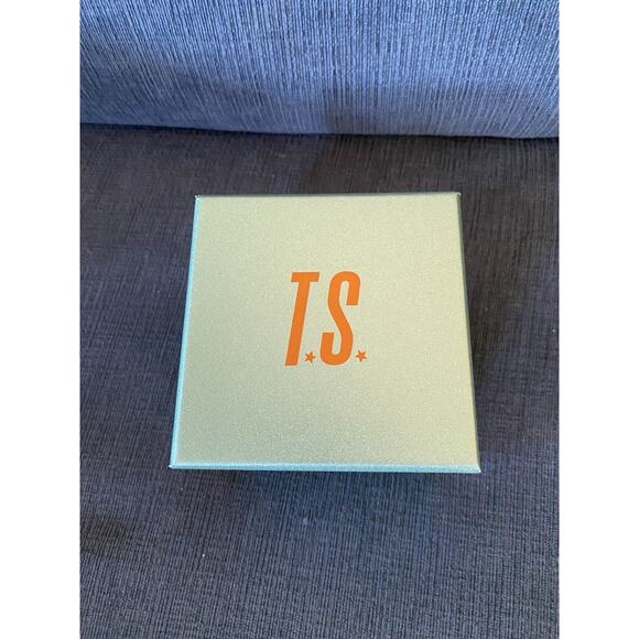 Taylor Swift Life of A Showgirl Candle Limited Edition NEW - Picture 3 of 4